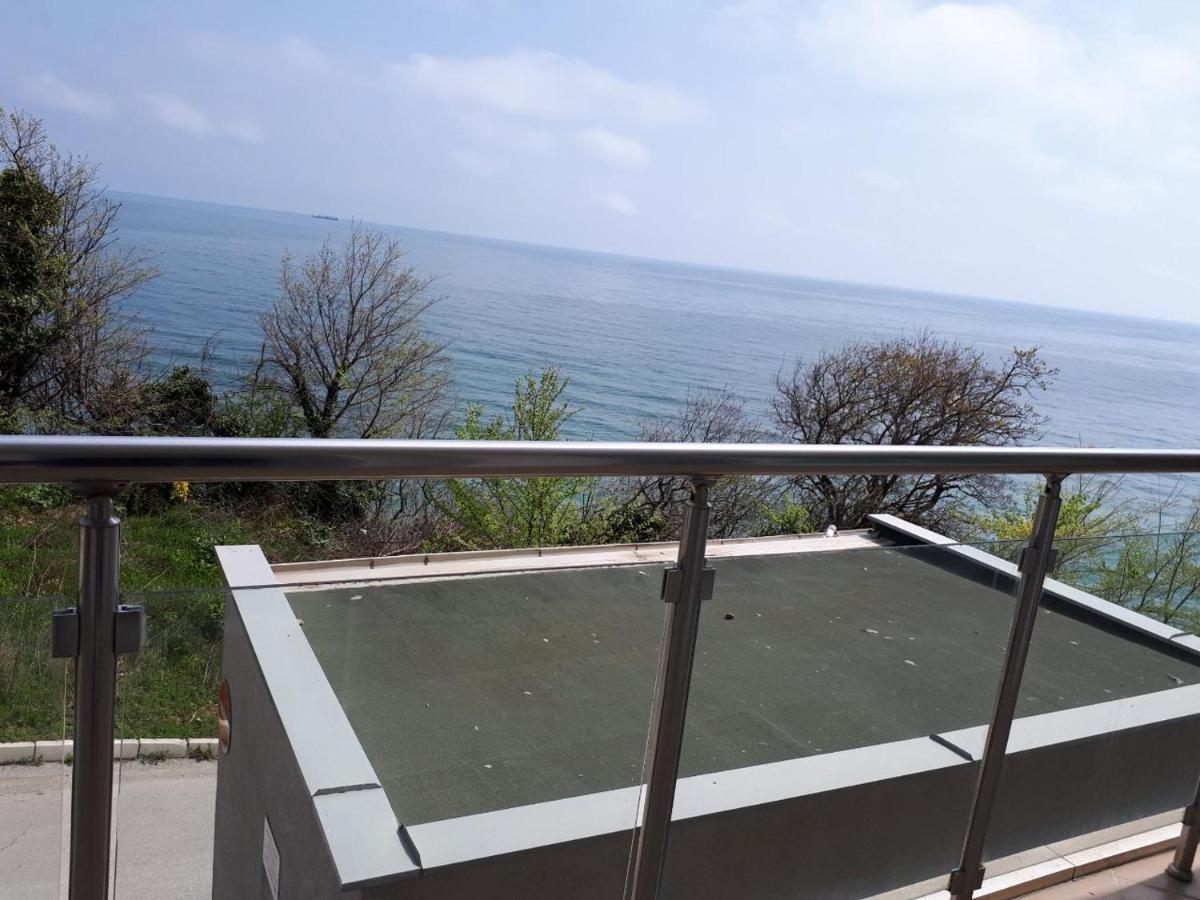 Silver Beach Byala: Beachfront Panorama with Parking Byala  Exterior photo