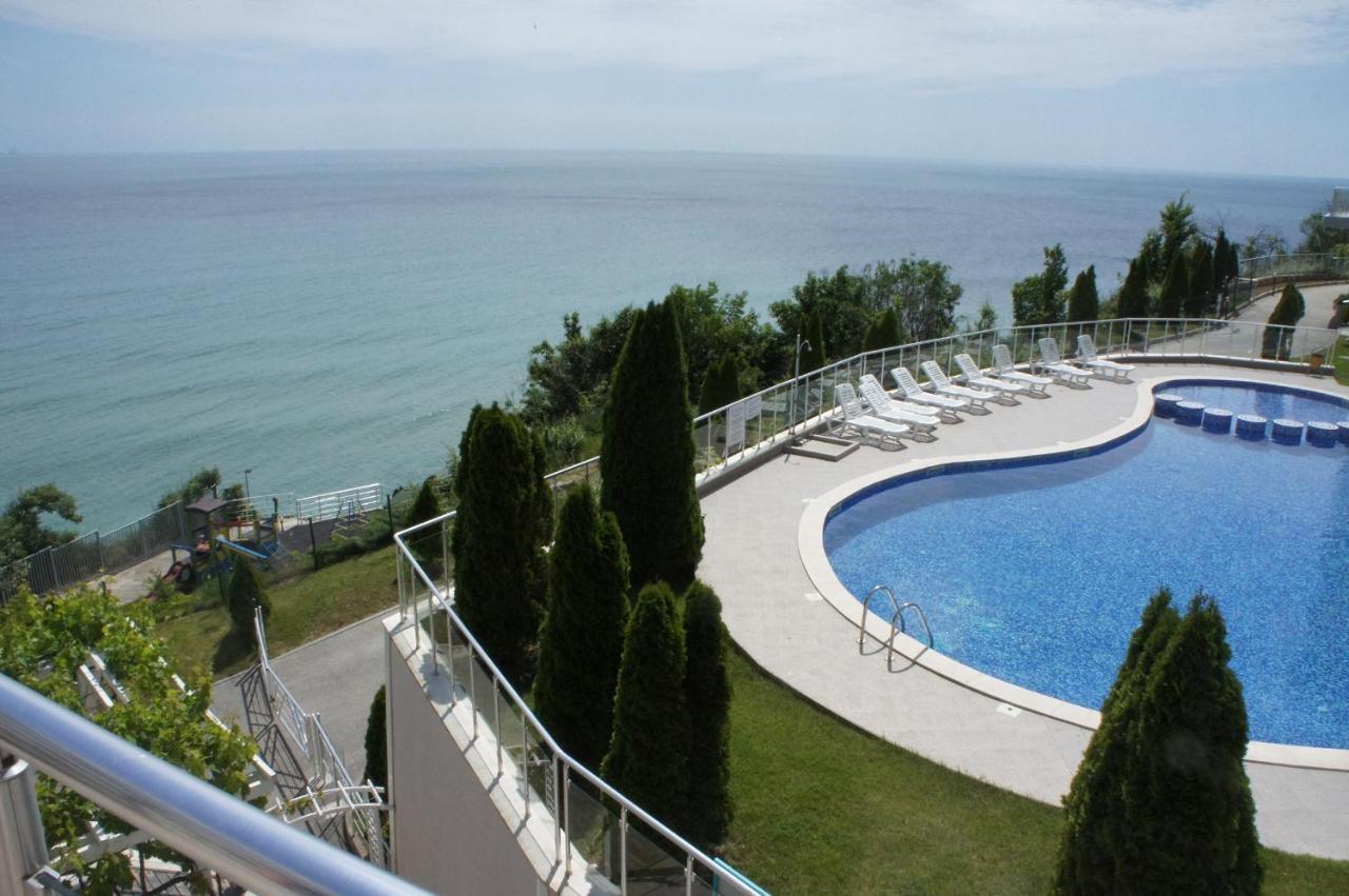 Silver Beach Byala: Beachfront Panorama with Parking Byala  Exterior photo